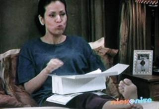 Constance Marie feet photo thumbnail