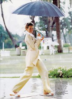 Claudia Schiffer feet photo thumbnail