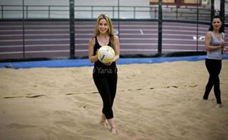 Tara Lipinski feet photo thumbnail