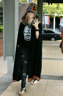 Kesha feet photo thumbnail