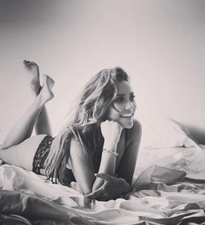 Shay Mitchell feet photo thumbnail