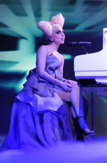 Lady Gaga feet photo thumbnail