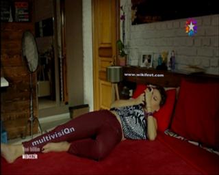 Serenay Sarikaya feet photo thumbnail