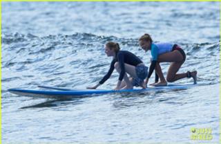 Emma Stone feet photo thumbnail