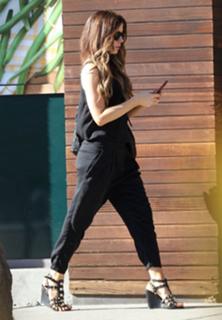 Kate Beckinsale feet photo thumbnail