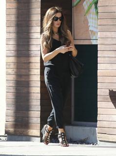 Kate Beckinsale feet photo thumbnail