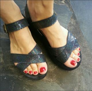 Julieta Prandi feet photo thumbnail