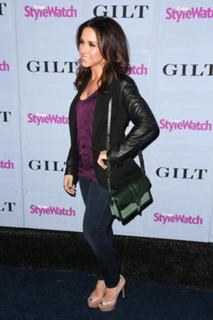 Lacey Chabert feet photo thumbnail