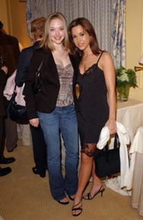 Lacey Chabert feet photo thumbnail
