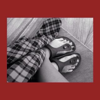Pia Mia feet photo thumbnail