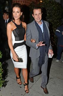 Kate Beckinsale feet photo thumbnail