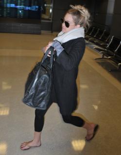 Lauren Conrad feet photo thumbnail