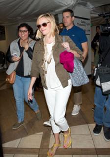 Reese Witherspoon feet photo thumbnail