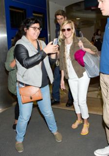 Reese Witherspoon feet photo thumbnail