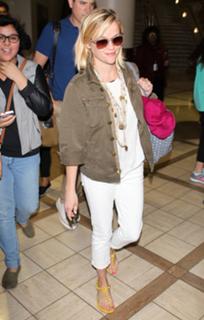 Reese Witherspoon feet photo thumbnail