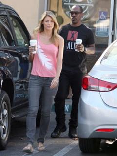 Paige Butcher feet photo thumbnail