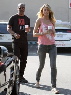 Paige Butcher feet photo thumbnail