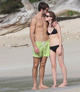 Emma Watson feet photo thumbnail