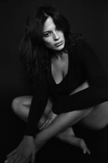 Ashley Graham feet photo thumbnail