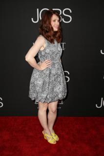 Bryce Dallas Howard feet photo thumbnail