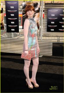 Bryce Dallas Howard feet photo thumbnail