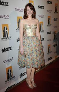 Bryce Dallas Howard feet photo thumbnail