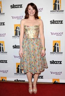 Bryce Dallas Howard feet photo thumbnail