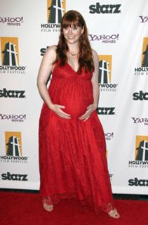 Bryce Dallas Howard feet photo thumbnail