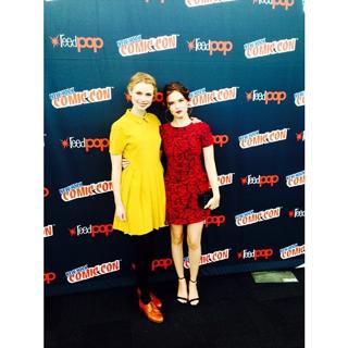 Zoey Deutch feet photo thumbnail