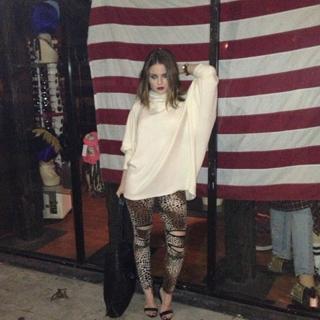 JoJo feet photo thumbnail