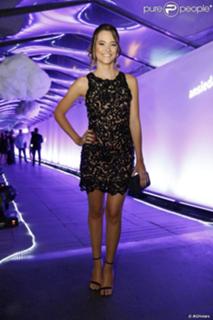 Juliana Paiva feet photo thumbnail