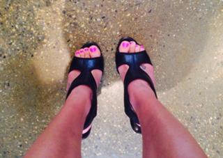 Lea Michele feet photo thumbnail