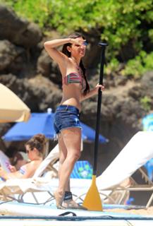 Rocsi Diaz feet photo thumbnail