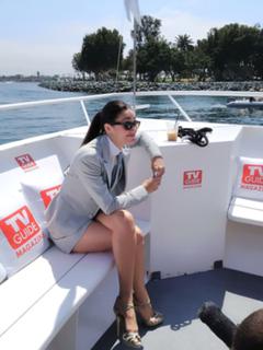 Emmy Rossum feet photo thumbnail