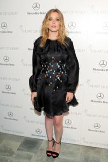Gillian Jacobs feet photo thumbnail