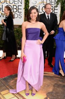 Aubrey Plaza feet photo thumbnail
