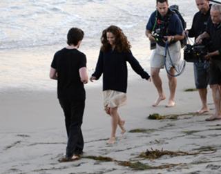 Natalie Portman feet photo thumbnail
