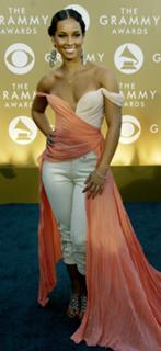 Alicia Keys feet photo thumbnail