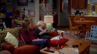 Anna Faris feet photo thumbnail