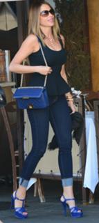 Sofía Vergara feet photo thumbnail