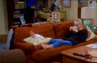 Anna Faris feet photo thumbnail
