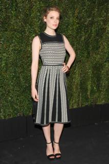 Gillian Jacobs feet photo thumbnail