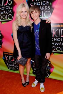 Pixie Lott feet photo thumbnail