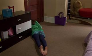Livia Brito feet photo thumbnail