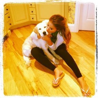 Jessie James Decker feet photo thumbnail
