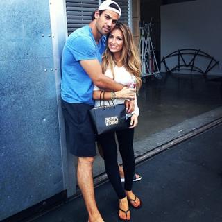 Jessie James Decker feet photo thumbnail