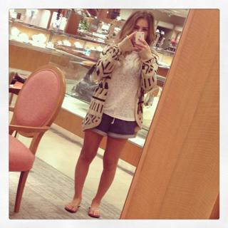 Jessie James Decker feet photo thumbnail