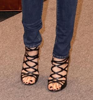 Cameron Diaz feet photo thumbnail