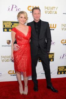 Christina Applegate feet photo thumbnail