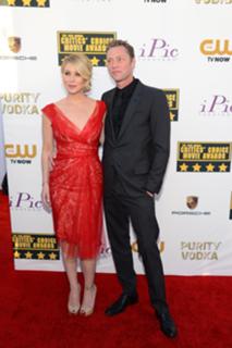 Christina Applegate feet photo thumbnail